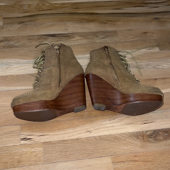 LIANA POPPY COACH ANKLE BOOT - Picture 4 of 7